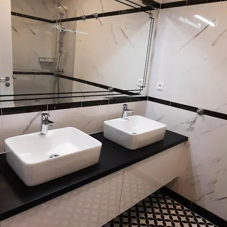 V1 Daire Turčianske Teplice